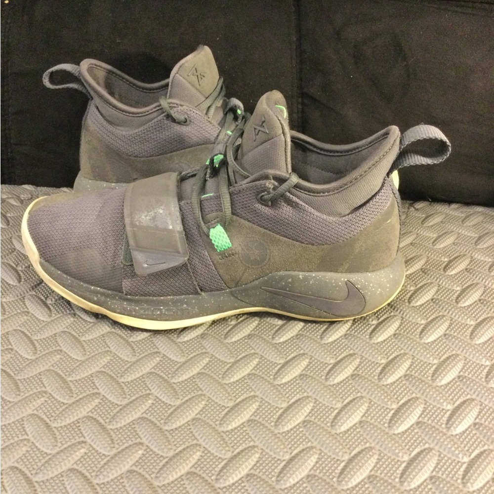 Nike PG 2.5 Dark Grey/Green Sneaker Men’s size 8.5